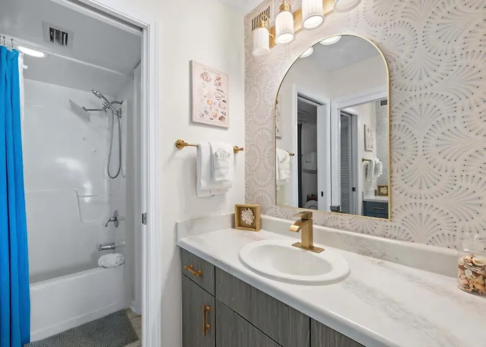 Waterview With Shared Pool Panoramic Balcony Views And Wifi