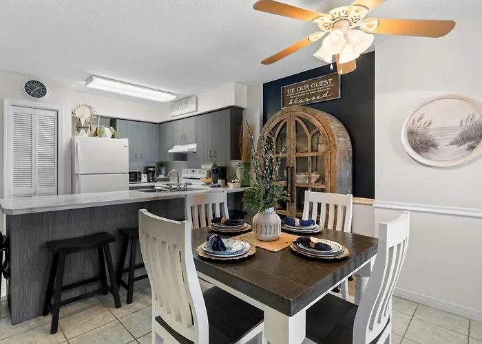 Waterview With Shared Pool Panoramic Balcony Views And Wifi Holiday home