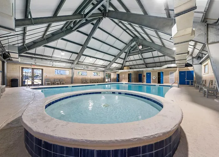 Waterview With Shared Pool Panoramic Balcony Views And Wifi *