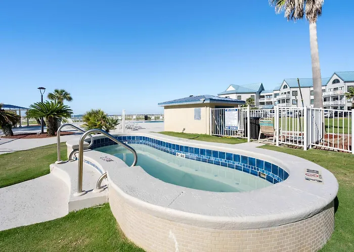 Waterview With Shared Pool Panoramic Balcony Views And Wifi Holiday home