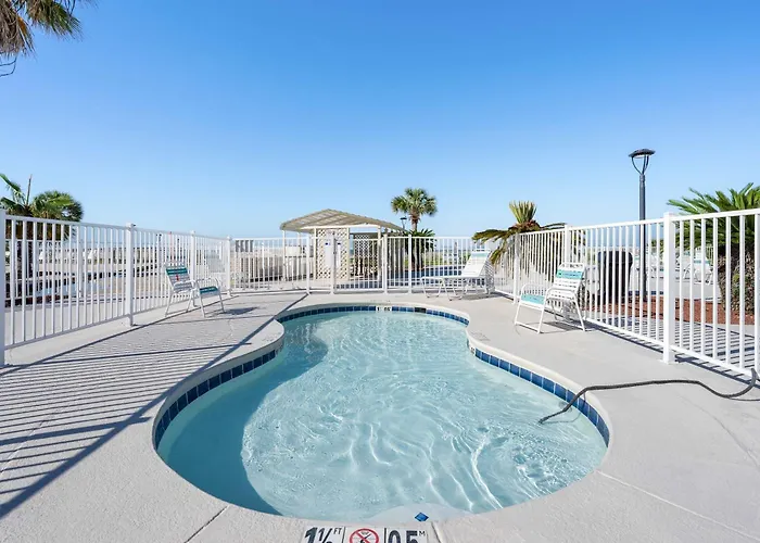 Waterview With Shared Pool Panoramic Balcony Views And Wifi