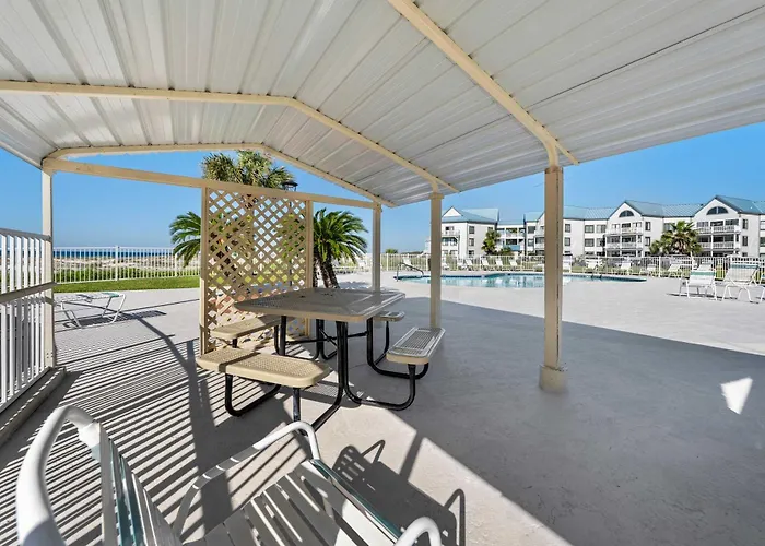 Waterview With Shared Pool Panoramic Balcony Views And Wifi Holiday home *