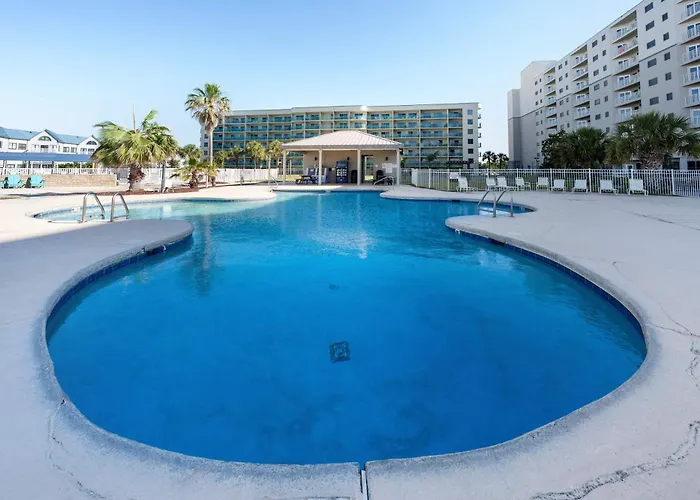 Waterview With Shared Pool Panoramic Balcony Views And Wifi Holiday home